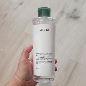 Anua Heartleaf + Panthenol Cleanser - White